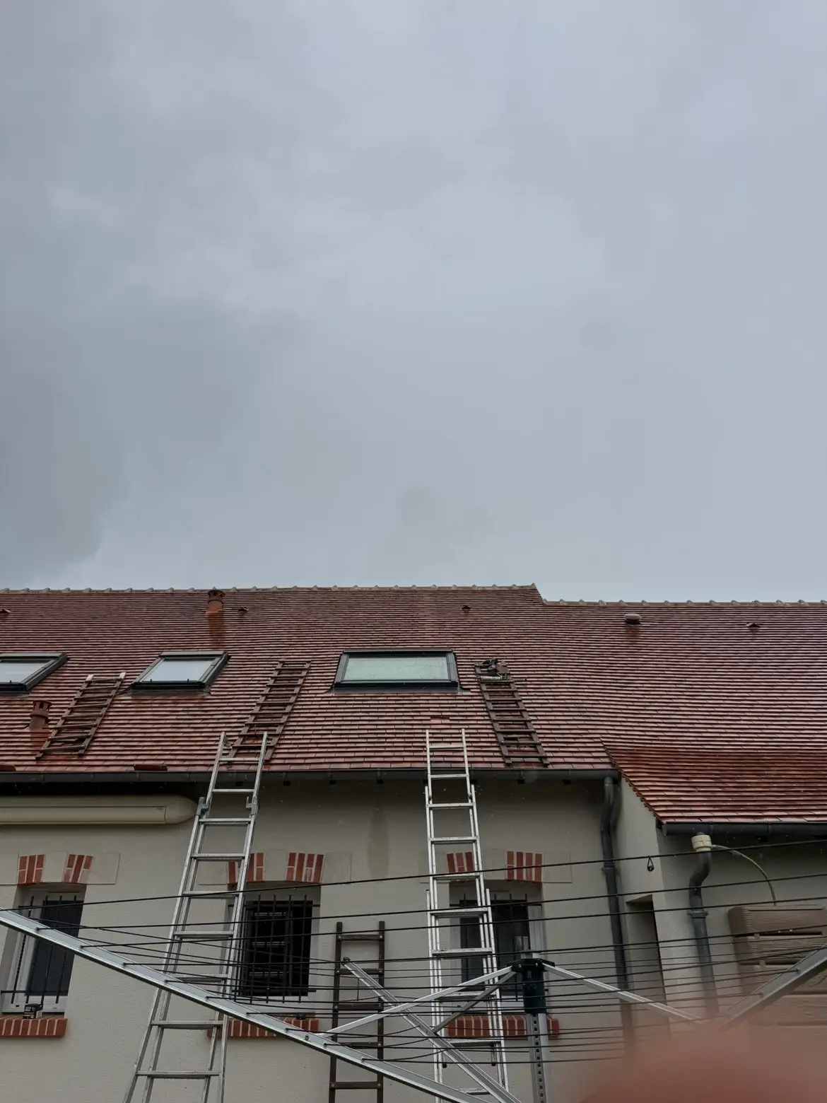 Pose de Velux — Couvre Toit 45, couvreur dans le Loiret